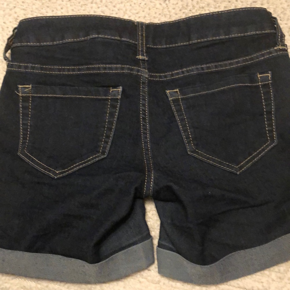 Shorts - Picture 2 of 3